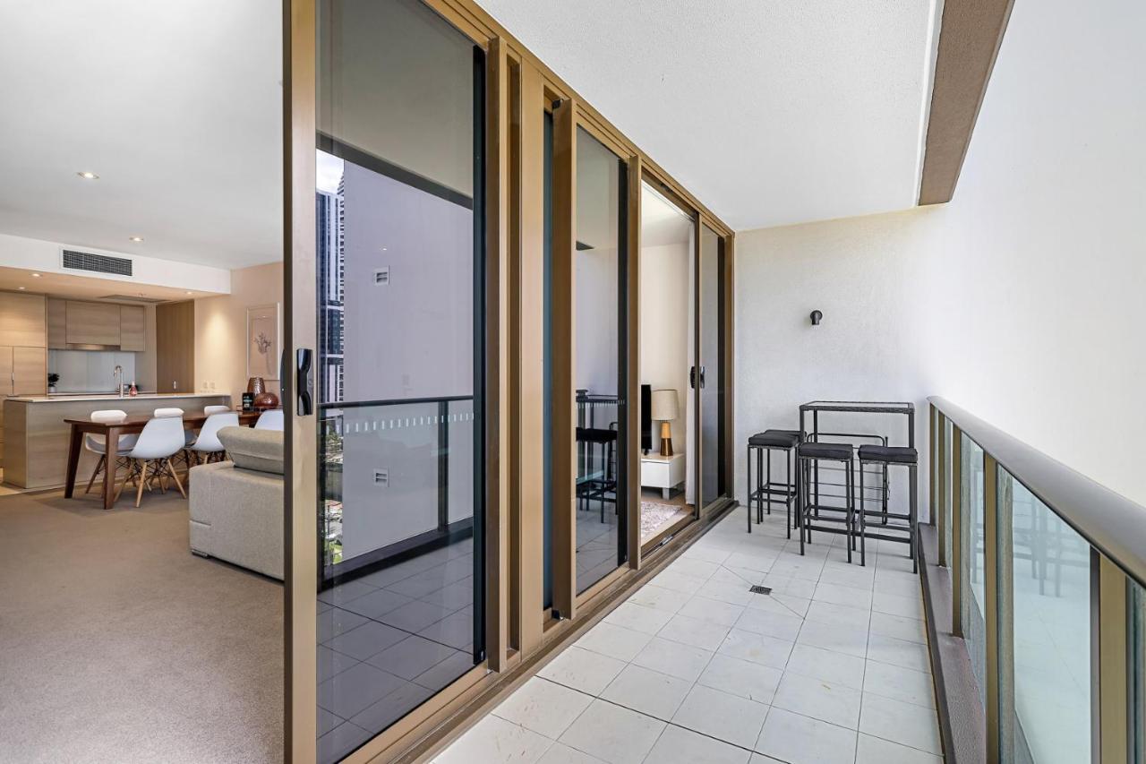 Seaside Serenity Broadbeach Ocean View Paradise Apartment *