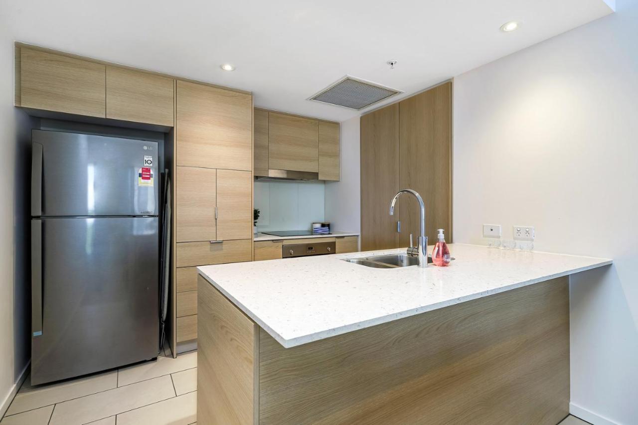 Seaside Serenity Broadbeach Ocean View Paradise Apartment *
